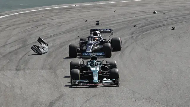 Foto: Start dari Posisi 10, Lewis Hamilton Tikung Verstappen dan Akhirnya Finis di Posisi Pertama F1 GP Brasil
