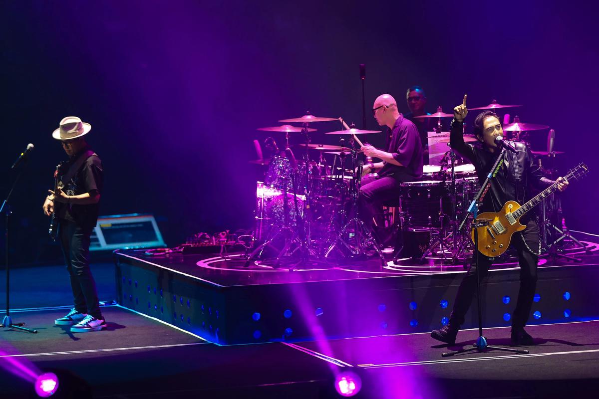 FOTO: Padi Reborn Rayakan 28 Tahun Perjalanan Musik Lewat Konser Dua Delapan di Senayan