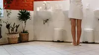 7 Tips Mencegah Lantai Kamar Mandi Licin yang Efektif, Waspada Bahaya Terpeleset