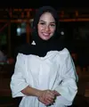 Andien tampil cantik dengan busana muslim di bulan Ramadan. (Deki Prayoga/Bintang.com)