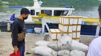 Kementerian Kelautan dan Perikanan melalui Balai Pengelolaan Sumberdaya Pesisir dan Laut (BPSPL) Denpasar, Direktorat Jenderal Pengelolaan Ruang Laut menanam 1.260 individu karang hias hasil sitaan di perairan Lombok, NTB). (Dok KKP)