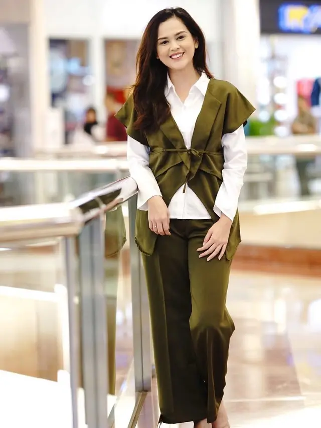 [Bintang] Cut Meyriska