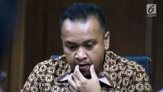 Direktur Operasional PT Murakabi Sejahtera, Irvanto Hendra Pambudi Cahyo saat menjalani sidang lanjutan dugaan korupsi proyek pengadaan e-KTP di Pengadilan Tipikor, Jakarta, Selasa (7/8). Sidang mendengar keterangan saksi (Liputan6.com/Helmi Fithriansyah)