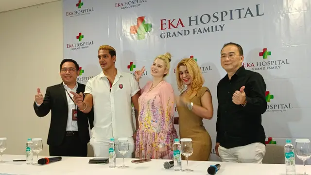 Robby Shine dan Nastasya Shine di RS Eka Hospital Grand Family.
