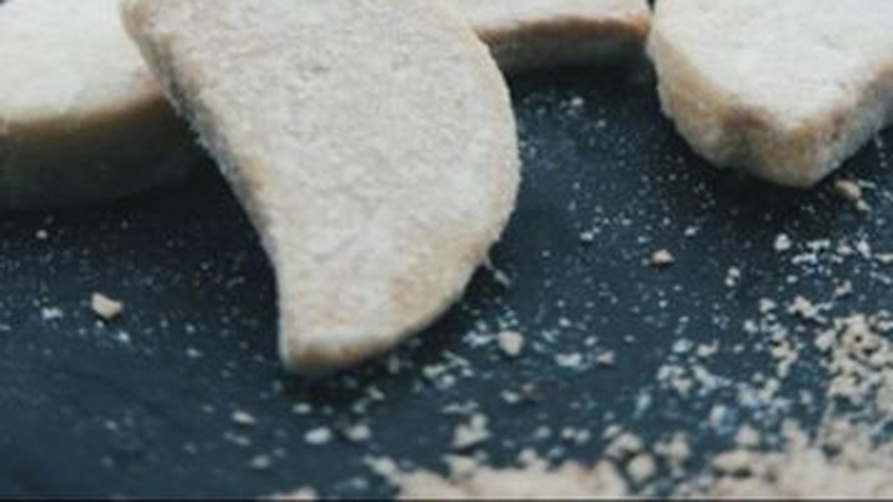 2. Resep Kue Putri Salju Kacang<br>