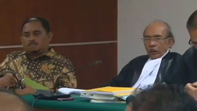 Luthfi Ingatkan Fathanah Tentang Wanita Seksi
