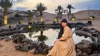 Sejumlah artis menikmati Lebaran 2024 dengan liburan ke Dubai Uni Emirat Arab. Salah satunya, Shandy Aulia, yang mengajak putri terkasih, Claire Herbowo. (Foto: Dok. Instagram @shandyaulia)