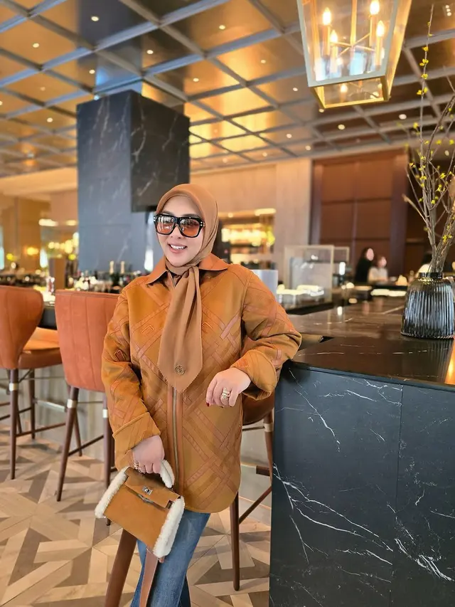 Potret Outfit Syahrini di Tokyo yang Mewah. (instagram/princessyahrini)