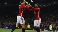 Anthony Martial rayakan gol dengan Zlatan Ibrahimovic (Reuters/ Reuters / Phil Noble)