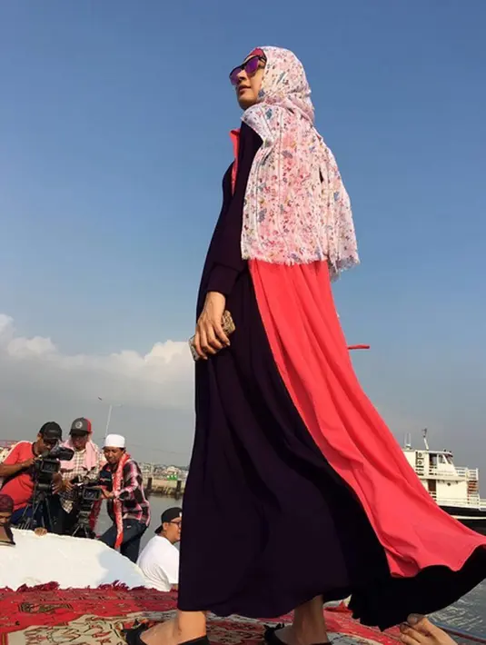 Berperan sebagai istri solehah dalam sinetron Surga Yang ke-2. Apalagi kesabarannya diuji saat sang suami menghianati cintanya. Nabila Syakieb masuk dalam nominasi pertamanya di SCTV Awards. (Nurwahyunan/Bintang.com)