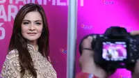 Cut Tari saat menghadiri Infotainment Awards 2016 yang berlangsung, Jumat (22/1/2016) di Studio Emtek, Jakarta (Liputan6.com/Herman Zakharia