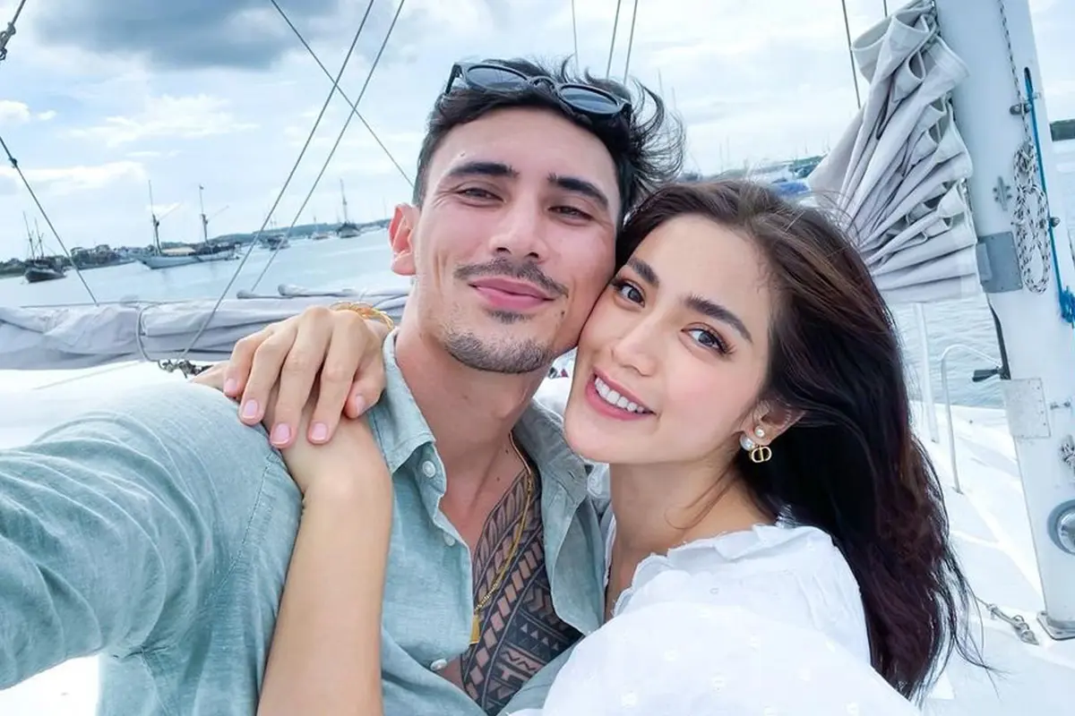 Jessica Iskandar Isyaratkan Hamil Anak Ketiga