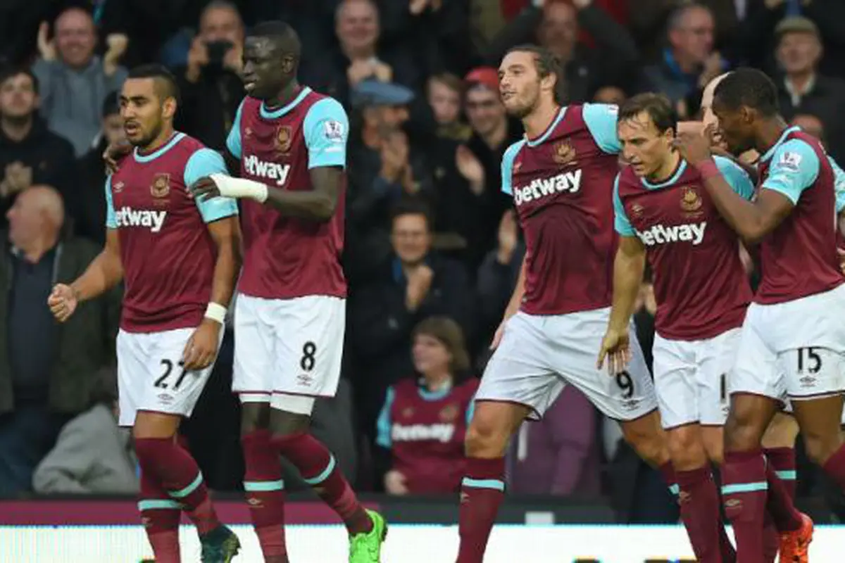 Gol Andy Carroll Buat West Ham Menang Atas Chelsea 2-1