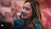 Prilly Latuconsina dicemburui Salshabilla Adriani. Foto: liputan6.com/wetv
