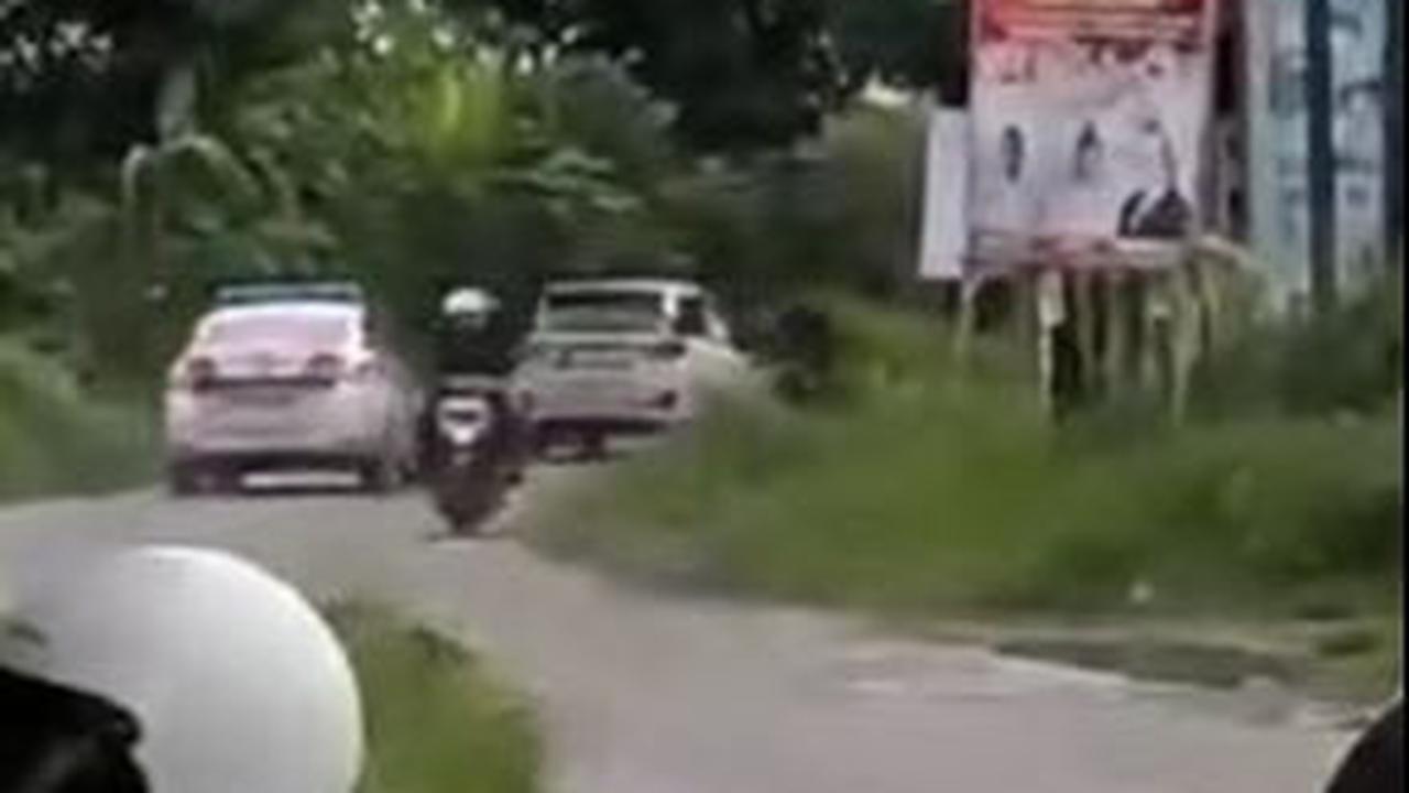 Publik Kota Tegal dihebohkan dengan aksi kejar-kejaran yang melibatkan mobil Patroli Jalan Raya (PJR) dengan minibus Honda Mobilio berwarna putih.<br>