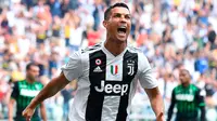 Ekspresi pemain Juventus, Cristiano Ronaldo usai mencetak gol ke gawang Sassuolo di Stadion Juventus Allianz, Turin, Italia, Minggu (16/9). Ronaldo membutuhkan waktu 320 menit untuk mencetak gol perdananya bagi Juventus. (Alessandro Di Marco/ANSA via AP)