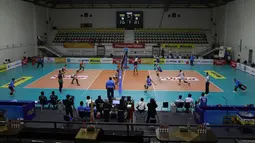 Suasana pertandingan Bogor LavAni saat melawan Jakarta BNI 46 pada laga seri pertama final four PLN Mobile Proliga 2022 di Padepokan Bola Voli Sentul, Jumat (11/3/2022). Bogor LavAni menang 3-0 dengan skor 25-19, 25-13, 25-11. (Bola.com/M Iqbal Ichsan)