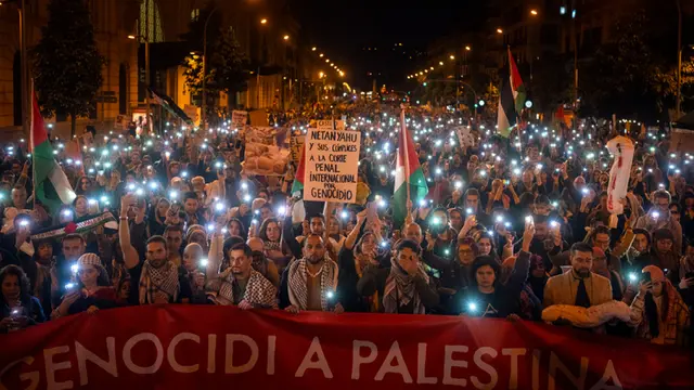 Bentrok Massa Pro Palestina di Barcelona Spanyol