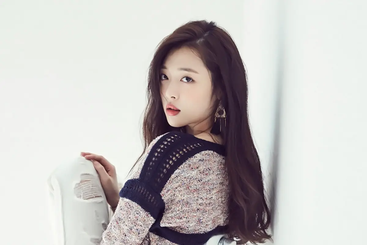 Sulli (Soompi)