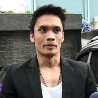 Randy Pangalila menjadi salah satu selebriti yang akan merayakan Hari Raya Natal, ia mengaku hampir setiap tahun, sang kekasih Michella Putri ikut merayakan Natal bersama keluarga besar Randy.
