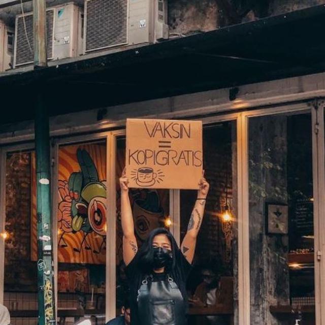 Kedai Kopi Chicco Jerikho-Rio Dewanto Beri Kopi Gratis untuk Pembeli yang Sudah Divaksin