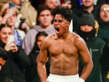 Real Madrid sukses mengalahkan Celta Vigo dengan skor 5-2 lewat extra time dalam laga babak 16 besar Copa del Rey 2024/2025 yang dihelat di Santiago Bernabeu, Jumat (17/1/2025) dini hari WIB. (AP Photo/Pablo Garcia)