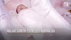 Siti Nurhaliza akhirnya memperkenalkan anak pertamanya dengan Datuk Seri Khalid Mohamad Jiwa ke publik.