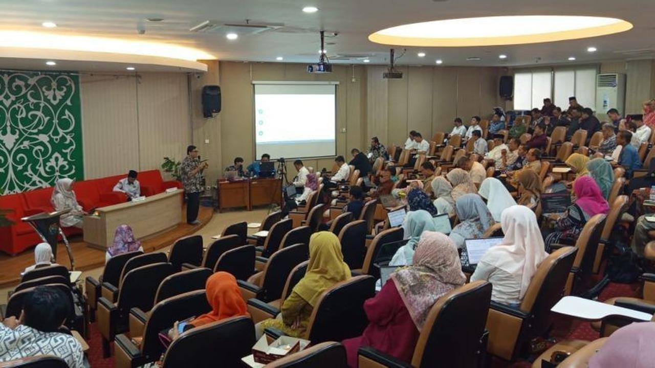 Mengapa Kurikulum Berbasis Cinta UIN Jakarta Penting? Transformasi Pendidikan Demi Generasi Penuh Kasih Sayang