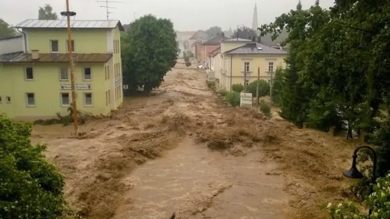 Banjir yang melanda Kota Simbach am Inn, Bavaria 