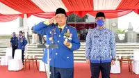 Wakil Gubernur Jawa Barat Uu Ruzhanul Ulum saat menjadi Inspektur Upacara pada Peringatan HUT Ke- 103 Pemadam Kebakaran dan Penyelamatan Tingkat Provinsi Jawa Barat Tahun 2022, di Halaman Gedung Sate Bandung, Kamis (17/03/2022).