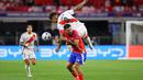 Pada menit ke-16, Alexis Sanchez sempat mencipta peluang untuk keunggulan Chile usai menyambut umpan Viktor Davila, sayang tendangan masih terlalu tinggi. (Aric Becker/AFP)