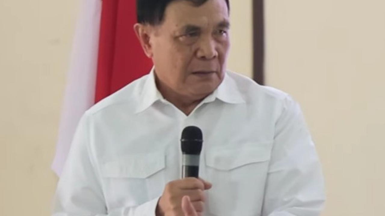 Tokoh militer Djamari Chaniago dikabarkan akan menjabat Menteri Koordinator bidang Politik dan Keamanan (Menko Polkam).