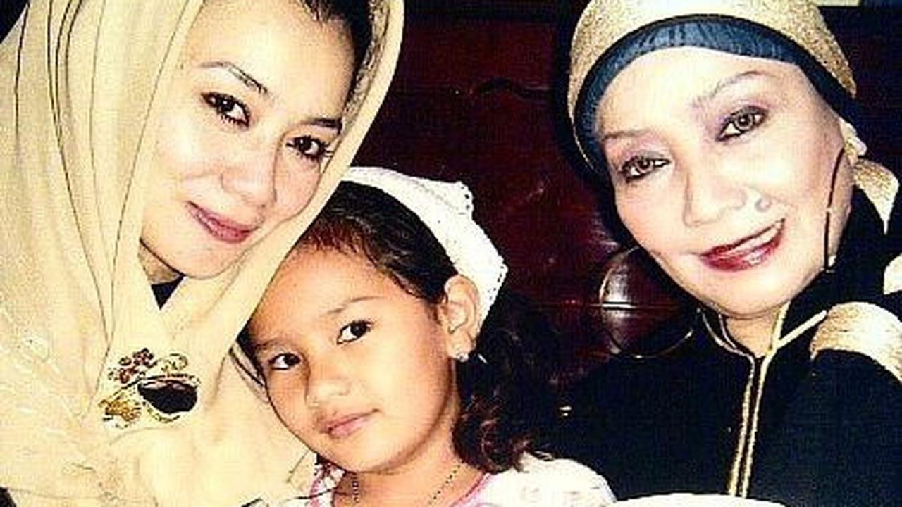 Reza Artamevia Kenang Foto Lama Bareng Anak Saat Masih Kecil, Zahwa 5 Tahun - Aaliyah Massaid Masih Balita