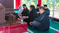 Pulang ke Tanah Leluhur, Puan Maharani Ziarah ke Makam Taufiq Kiemas