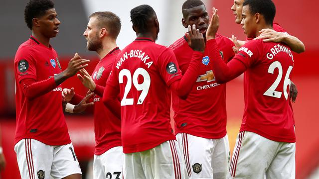 Para pemain Manchester United (MU) merayakan Mason Greenwood ke gawang Bournemouth di Old Trafford