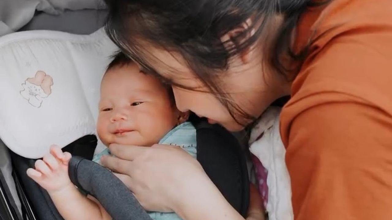 Sebut Semua Ibu Hebat, Gritte Agatha Sebut Pasca Melahirkan Jadi Momen yang Menguras Mental dan Fisik