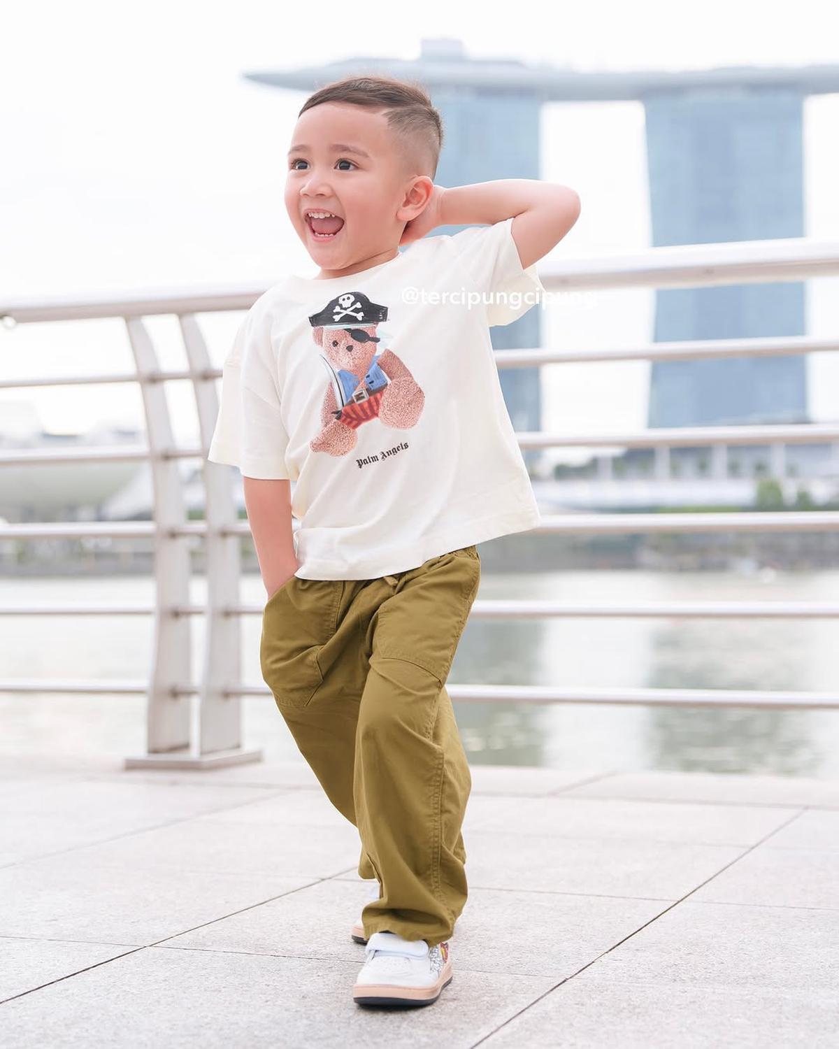 5 Potret Terbaru Rayyanza dengan Gaya Anak Skena, Senggol Dong!