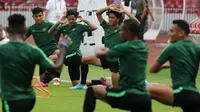 Pemain Timnas Indonesia saat latihan jelang laga kualifikasi Piala Dunia 2022 di SUGBK, Jakarta, Senin (9/9). Indonesia akan berhadapan dengan Thailand. (Bola.com/M Iqbal Ichsan)