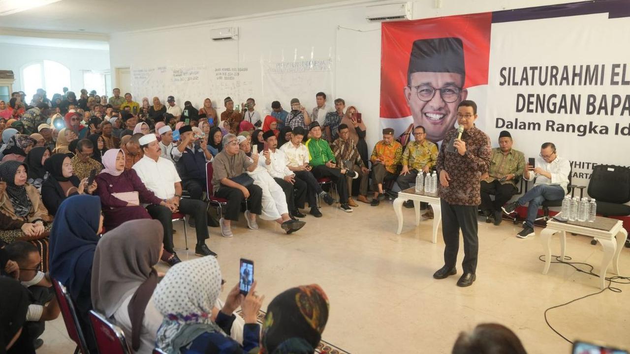 Ketemu Relawan Bahas Pilgub Jakarta, Anies Diteriaki 'Maju Tanpa Tukang Pisang