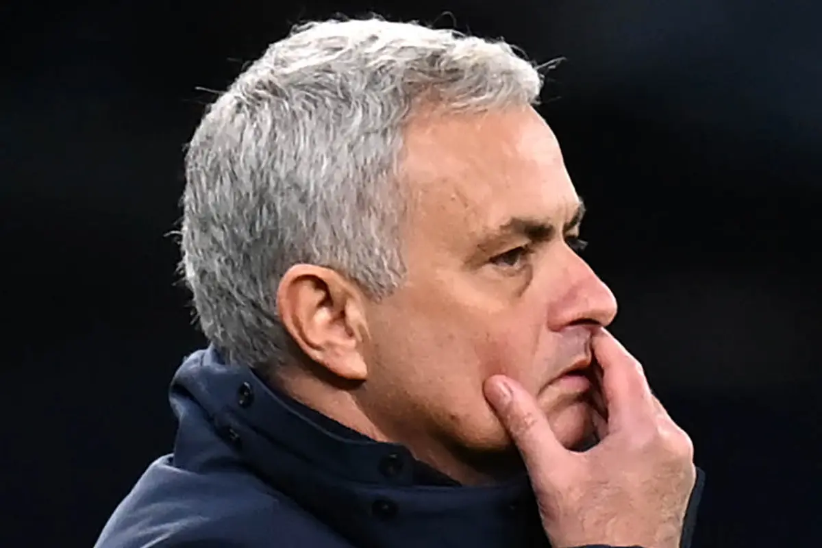 FOTO: Reaksi Jose Mourinho dan Anak Asuhnya Usai Dipecundangi Leicester City