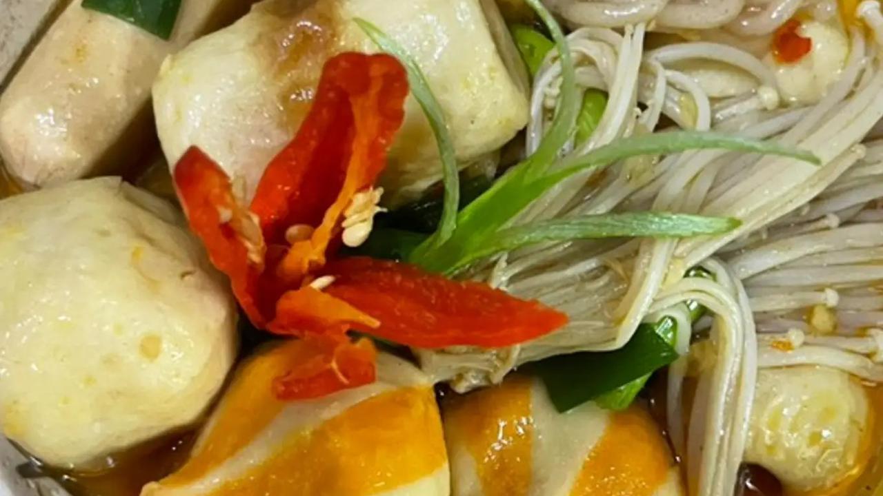 Ilustrasi Seblak Seafood Kuah Pedas