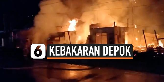 VIDEO: 4 Bangunan Warung Makan dan Toko Ludes Terbakar