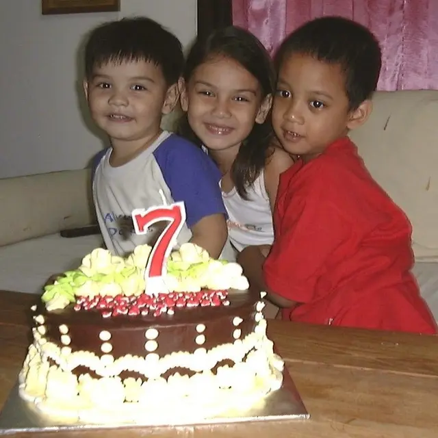 Potret Ayah Irish Bella Temani Anaknya Merayakan Ultah Ke-28, Bagikan Potret Masa Kecil sang Putri