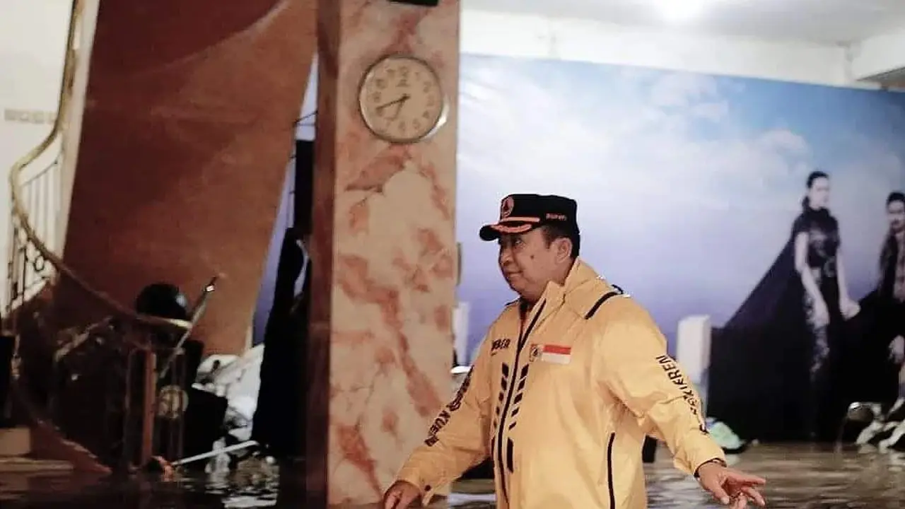 Air sungai meluap, banjir rendam rumah Bupati Jember (Liputan6.com/Istimewa)