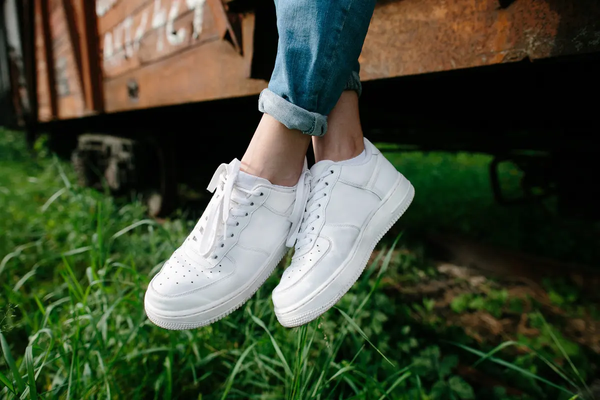 sneakers putih