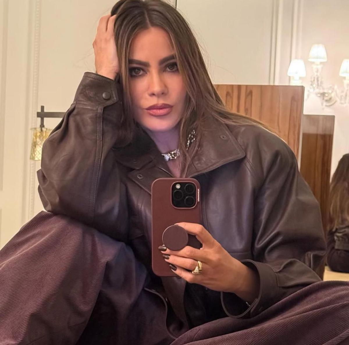 7 Potret Selfie Cantik ala Sofia Vergara yang Dirumorkan Berpacaran dengan Lewis Hamilton