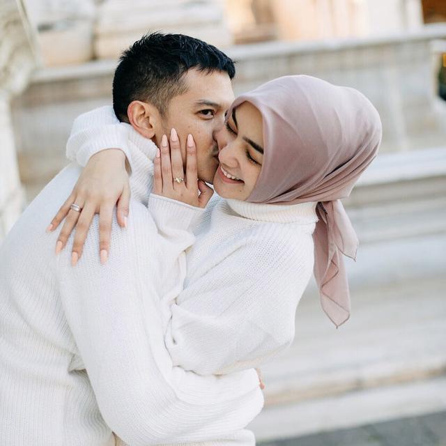 Sudah Enggak Sendiri,  7 Seleb Ini Jalani Ramadhan Bareng Pasangan