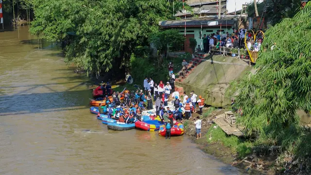 Hari Lingkungan Hidup Sedunia, 780 Kg Sampah Diangkut dari Sungai Ciliwung dalam Sehari