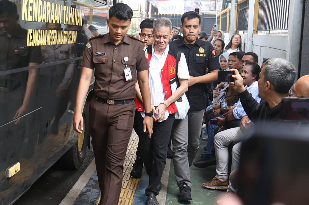 FOTO: Fariz RM Divonis 10 Bulan Penjara dan Denda Rp800 Juta dalam Kasus Narkoba