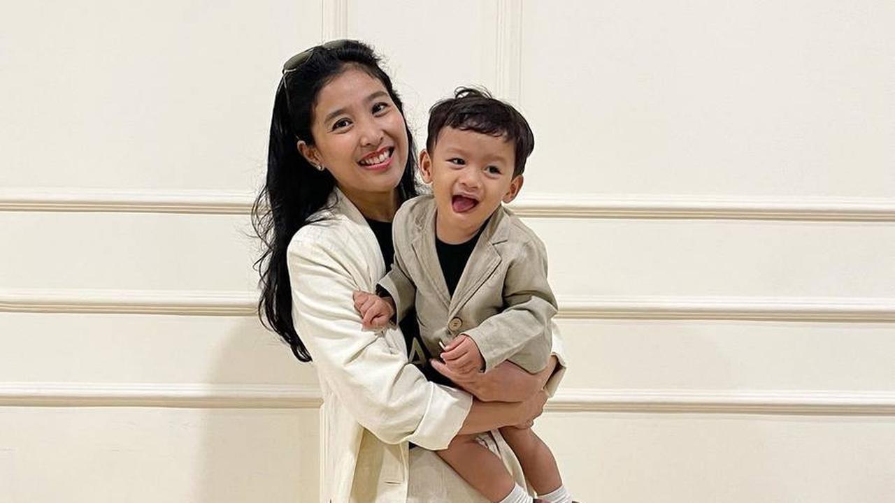 Menjadi Ibu di usia 40 Tahun, 9 Potret Bahagia Olivia Zalianty Saat Momong Anak - Dari Olahraga Hingga Berbelanja ke Supermarket